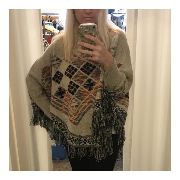 Last One FRINGE PONCHO SWEATER - Picture 3 of 3